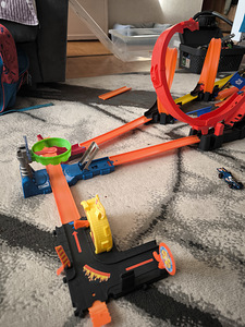 Hot Wheels rada ja autod (3 foto / 5)