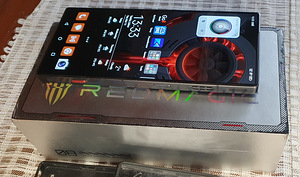 ZTE Nubia RED MAGIC 8 Pro 5G 12/256 GB (1 foto / 10)