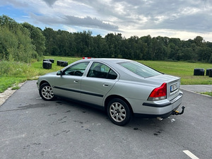 П: VOLVO S60 Бензин, Механика, 103Kw (7 фото из 10)