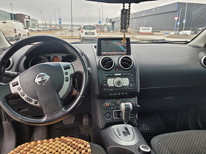 Nissan Qashqai (6 foto / 9)
