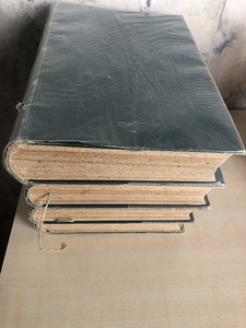 Старинные книги (2 фото из 6)