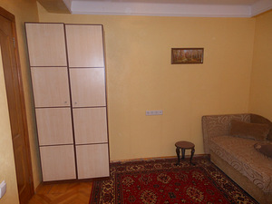 Подобово однокімнатна квартира ,метро Дарниця (3 фото з 8)