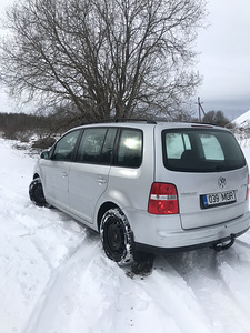 VW Touran 2.0tdi 6 мануал (3 фото из 6)