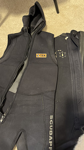 Scubapro Diving Wetsuit 7mm M/50 (3 foto / 3)