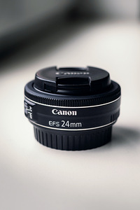Canon 24mm f/2.8 STM (1 foto / 2)