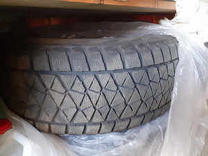 Kasutatud talverehv BRIDGESTONE BLIZZAK DM-V2 (1 foto / 1)
