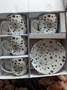Фарфоровый набор посуды