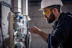 PAKUME TÖÖD ELEKTRIKUTELE SAKSAMAAL!