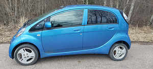 Mitsubishi Imiev (3 foto / 8)