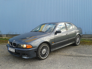 BMW E39 523i мануал 1999 (2 фото из 15)
