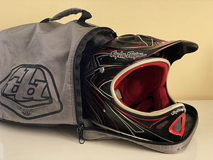 Troy Lee Design Full Face Helmet Kiiver (7 foto / 8)