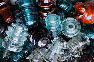 Низковольтные изоляторы от производителя