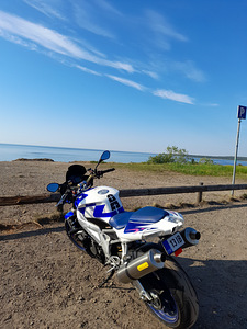 Aprilia Tuono 1000cc (2 foto / 4)