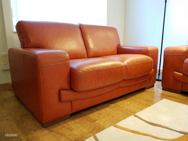 Качественный кожаный диван, 2-местный (фото #3)