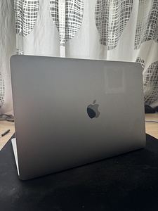 MacBook Pro 2017 (2 фото из 3)