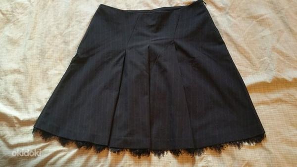 Короткая юбка (фото #1)