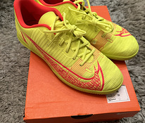 Nike saalijalgpallijalatsid, suurus 41, 25,5 cm