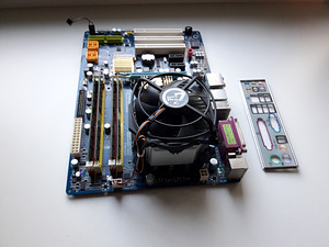 Gigabyte P35-DS3L+ Intel Core 2 Duo 8400+8gb ram (4 foto / 4)