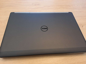 Dell Precision 7720 (1 фото из 7)