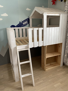 Lastevoodi koos madratsiga (1 foto / 6)