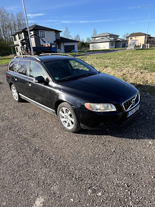 Volvo v70 (2 фото из 10)