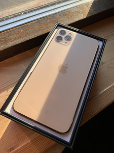 iPhone 11 pro max 64gb (2 фото из 7)