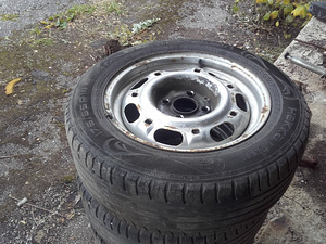 175/65 R14 NOKIAN (6 foto / 6)