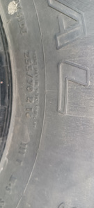 255/70 R16 CONTINENTAL (4 foto / 6)