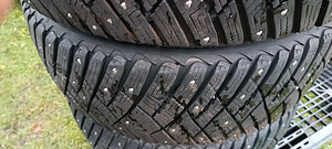 215/55 R17 GOODYEAR (1 foto / 4)