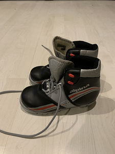 Лыжные ботинки Alpina размер 30 EUR