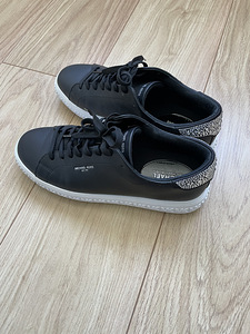 Michael Kors vabaajajalanõud (4 foto / 4)