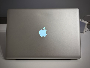 Apple Macbook Pro 15, i7, 16GB, 256GB SSD (late 2011) (3 foto / 10)