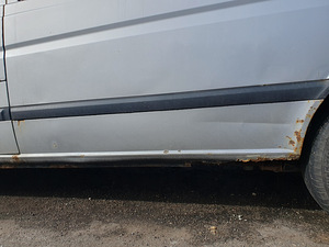 Mercedes-benz Vito 2.1 80kw 9kohta (14 foto / 14)