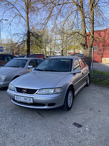 Opel Vectra 2.2 108kwt (1 foto / 5)
