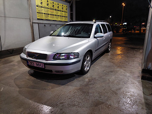 Volvo V70 (2 фото из 14)