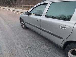Volvo V70 (14 фото из 14)