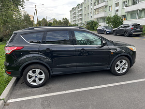 Ford Escape (SUV) (3 foto / 13)
