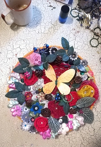 Käsitööna valminud kaunistus (7 foto / 10)