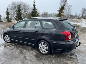 Toyota Avensis 2.2d 110kw (9 foto / 12)