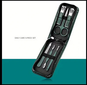 Compact Manicure Set / Travel Nail Care Kit (1 foto / 3)