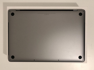 MacBook Pro 15 2018, 1TB, Radeon Pro 560X! (9 foto / 9)