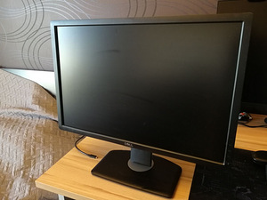 Dell UltraSharp U2412M (1 foto / 9)