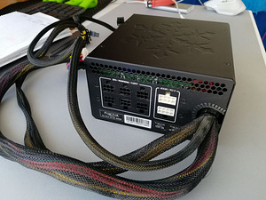 Fractal Design Newton R3 600W Platinum (4 foto / 6)