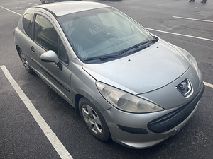 Peugeot 207 1.4D (2 foto / 5)
