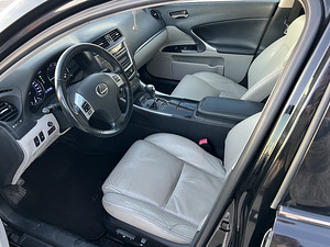Lexus IS 250 153 kW, 2012 (5 foto / 6)