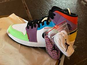 WMNS AIR JORDAN 1 MID SE 'LIGHTBULB' (3 foto / 5)