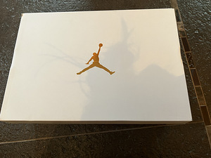 WMNS AIR JORDAN 1 MID SE LIGHTBULB (4 foto / 5)