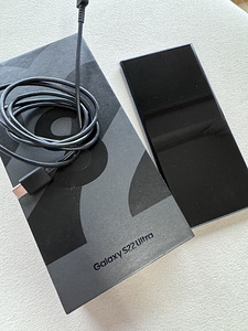 Samsung Galaxy S22 Ultra 256GB (1 foto / 3)