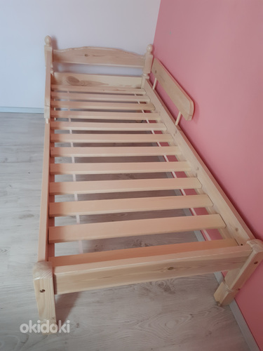 Деревянная кроватка с матрасом Jumbu и пружинным матрасом Sl (фото #4)