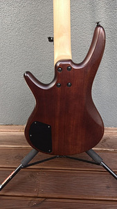 Короткомензурная бас-гитара Ibanez GSRM20B-WNF (6 фото из 6)